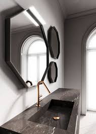 Uno specchio di design in legno bianco trattato e decapato è sicuramente ideale. Come Scegliere Lo Specchio Per Il Bagno Ideagroup Blog