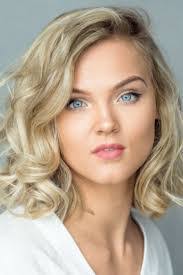 Erin Bell's Instagram, Twitter & Facebook