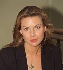 Chloe Annett's Instagram, Twitter & Facebook