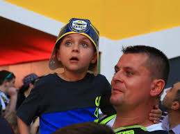 Fan gallery: Queenslanders show true colours