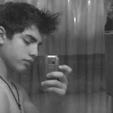 michael ethan perez (@mikeyhalfster)