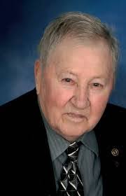 Julie Schlueter's Instagram, Twitter & Facebook