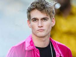 Are cindy crawford and rande gerber panicking about the recent behavior of their son, presley gerber? Cindy Crawford S Son Presley Gerber Got A Tattoo On His Face