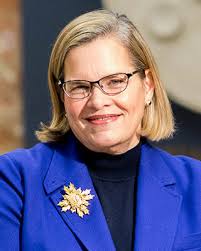 Regina Cunningham's Instagram, Twitter & Facebook