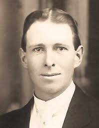 David Trew's Instagram, Twitter & Facebook