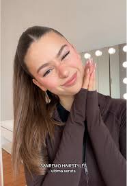 Acconciatura Coda Super Tirata di Noemi