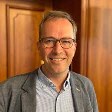 Den Fachkräftemangel besiegen: In elf Schritten zur lernenden Organisation