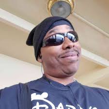 How many times do men agree with their partner to avoid an argument?