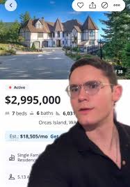 CASTLE in Washington for Under $3,000,000 👑🏰 Yes, this is real. For  $2,995,000, you can own a 7 bed, 5 bath, 6,021 sqft CASTLE