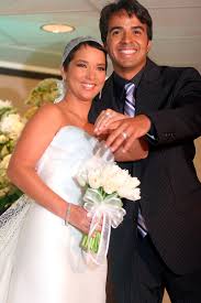 2:30 los capitanes hd 114 725 просмотров. La Historia De Amor De Adamari Lopez Y Luis Fonsi