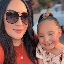 Which hospital is better for giving birth, Reedley or Kaweah?