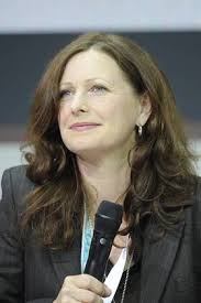 Leo Busch Moderatorin n-tv, Fernsehmoderatorin. Portraet, Portrait,  Brustbild, hier beim