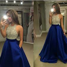 Toutes les occasions sont bonnes pour dénicher des chaussures femme pas chères mais aussi des sacs qu'ils soient sacs à mains, sacs portés épaules ou en sacs bandoulières; Nouveaute Bleu Royal Robe De Soiree 2021 Pas Cher Robes De Soiree Longue Argent Cristaux Perles Dentelle Robe De Soiree Robe De Soiree Aliexpress