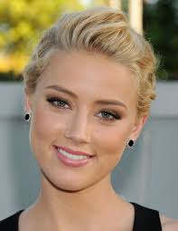After a series of small roles in film and television, heard had her first starring role in the horror film all the boys love mandy lane (2006). Ember Hyord Amber Heard Foto 412535 Volosy Ember Herd Pricheski Dlya Tonkih Volos Svetlyj Makiyazh