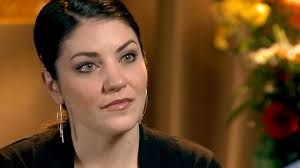 Vanessa Pond's Instagram, Twitter & Facebook