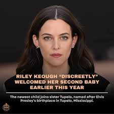 Jamey Johnson sings like he's been to heaven and back. “Lead Me Home” isn't  just music it's a farewell.