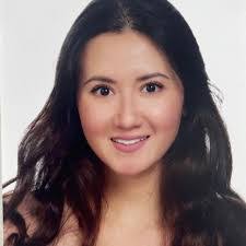 Prachi Dave's Instagram, Twitter & Facebook