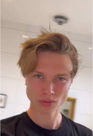 Ingen chans mot Chad Henning😹😹 bp Sverige är galet @Carl Henning #ch...