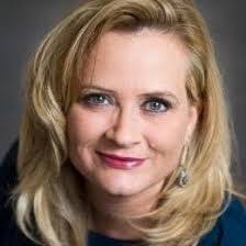 Elizabeth Quinn's Instagram, Twitter & Facebook