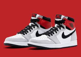 Jordan Retro 1 High Og White Black Red July 11 Air Jordan 1 High Light Smoke Grey Release And Resale Guide Six Figure Sneakerhead