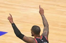 Lillard thrives with the game on the line. Damian Lillard Joins Elite Company After Hitting Crazy Buzzer Beater
