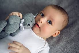 Quels prénoms suédois pour garçon sont à la mode ?