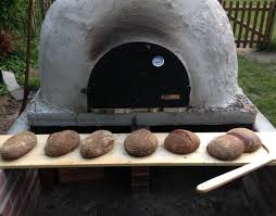 Mit dem mini pizza steinofen gelingen dir, die wohl besten minipizzen der welt. Kirchengemeinde Fischerhude Brot Aus Dem Steinofen