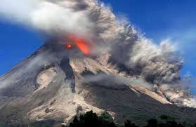 Salah satu gunung dengan ledakan paling dahsyat di indonesia adalah gunung tambora. 10 Gunung Di Indonesia Yang Pernah Meletus Dahsyat Manusia Lembah
