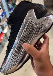 Que Tenis Trae Edwards En La Pelicula Garra