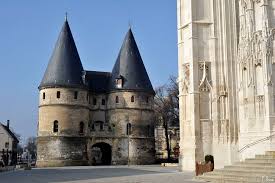 Find the travel option that best suits you. Beauvais Information France