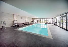 Schwimmhallen Richtig Ausbauen Schwimmbad De Schwimmhalle Halle Natursteine