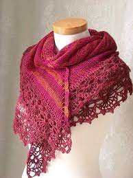 Knit Crochet Pattern Red Triangular Shawl With Lace Border Etsy Orme Sal Sal Orgu
