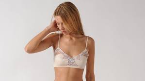 Dentelle respirant de qualité supérieure, finition résille sur le contour. Mariage Les Sept Conseils Lingerie De Delphine Manivet L Express Styles