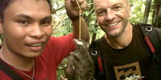 Pastikan sekitar botol/balang plastik ditebuk dengan lubang kecil supaya bau kencing harimau dapat. 9 Cara Mengusir Tikus Dari Kap Mobil Ampuh Dan Mudah Dilakukan Merdeka Com