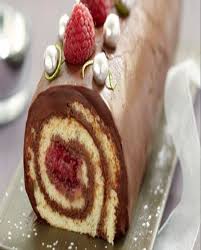 Buche Roulee Chocolat Framboise Biscuit Coco Citron Vert Pour 4 Personnes Recettes Elle A Table Recette Roule Au Chocolat Chocolat Framboise Buche Roulee
