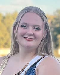 Teresa Estes's Instagram, Twitter & Facebook