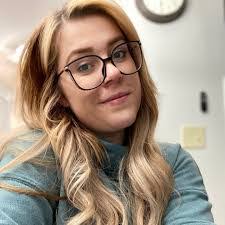 Paige Coyle's Instagram, Twitter & Facebook