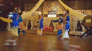 Rumah tradisional melaka perigi hang tuah. A Visit To Melaka S Balai Adat Perkampungan Hang Tuah Rumah Melayu Runawaybella