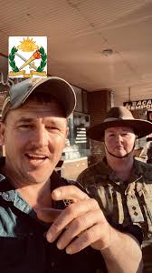 Sunday funday! Thanks tomcurtainofficial Tom Curtain for a great show 👏 We  gifted Tom a tin of Best