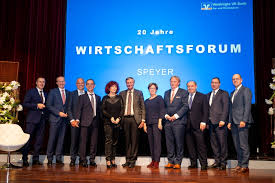 Willkommen auf der startseite ihrer vr bank südpfalz eg. Speyer Wolfgang Bosbach Spricht Beim Wirtschaftsforum Der Vereinigten Vr Bank Kur Und Rheinpfalz In Voll Besetzter Speyerer Stadthalle Metropolregion Rhein Neckar News Events