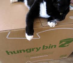 The hungry bin worm bin arrives in a large cardboard box full of sturdy plastic and metal pieces. Hungry Bin Worm Farm The Arrival Part 1 Rediscover