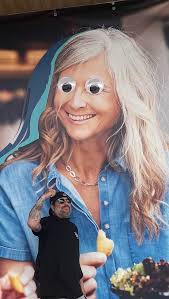 Sqeebs mom only has 👀 for me!