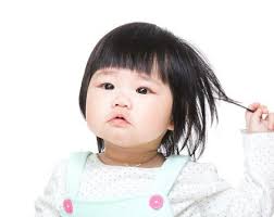 Memilih model rambut pendek untuk pemilik wajah bulat? Kenapa Rambut Si Kecil Tipis Dan Merah
