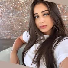 Nadia Silver's Instagram, Twitter & Facebook