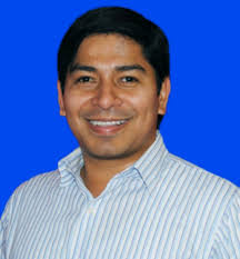 Periodista Mario Medrano renuncia de canal 10 luego de tres años de  informar para el noticiero de mayor audiencia en el país. Bien conmovido el  periodista se despidió del público y de