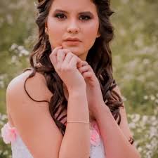 Feliz aniversário minha amada! Que Deus ilumine os seus passos e todos os  seus sonhos sejam alcançados. Conta sempre comigo....Te amo para sempre! 💕  15 da IZA...