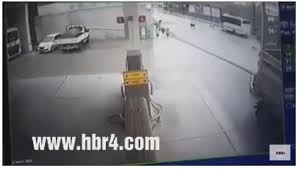 Yolda Yuruyen Adama Bir Anda Kopek Surusu Saldirdi Kopek Ayi