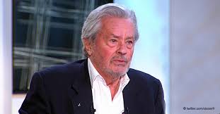 Pascal praud is an actor, known for not here to be loved (2005), neuilly sa mère, sa m&. Pascal Praud Pere De 4 Filles Decouvrez Sa Famille Cachee