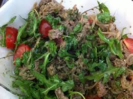 Con gli straccetti di vitello pomodorini e rucola potete gustare un piatto molto semplice da realizzare ma allo stesso tempo nutriente. Straccetti Di Manzo Con Rucola E Pachino I Pasticci Di Terry