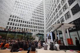 Bank sepah, frankfurt citibank privatkunden, düsseldorf (since december 2008 part of french crédit mutuel bank) citigroup global markets deutschland (corporate bank), frankfurt Ing Diba Weiht Neuen Hauptsitz In Frankfurt Ein Altkanzler Helmut Schmidt Und Dirk Presseportal